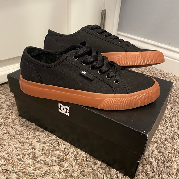 DC Manual Low Top Vegan Friendly Casual Skate Shoe M6/W7.5 - Picture 3 of 9